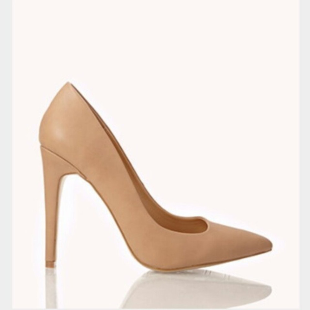 Nude heels !